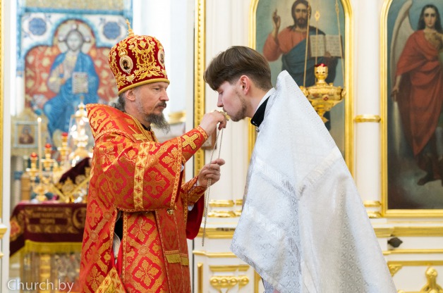В Неделю 5-ю по Пасхе Митрополит Вениамин возглавил Божественную литургию в Свято-Духовом кафедральном соборе Минска