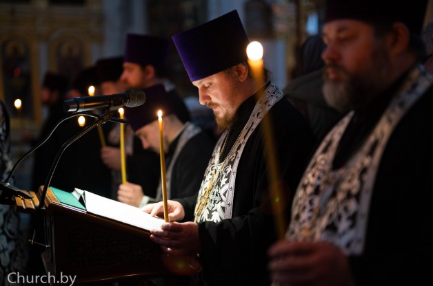 В понедельник первой седмицы Великого поста Патриарший Экзарх совершил повечерие с чтением Великого канона святого Андрея Критского в Свято-Духовом кафедральном соборе города Минска